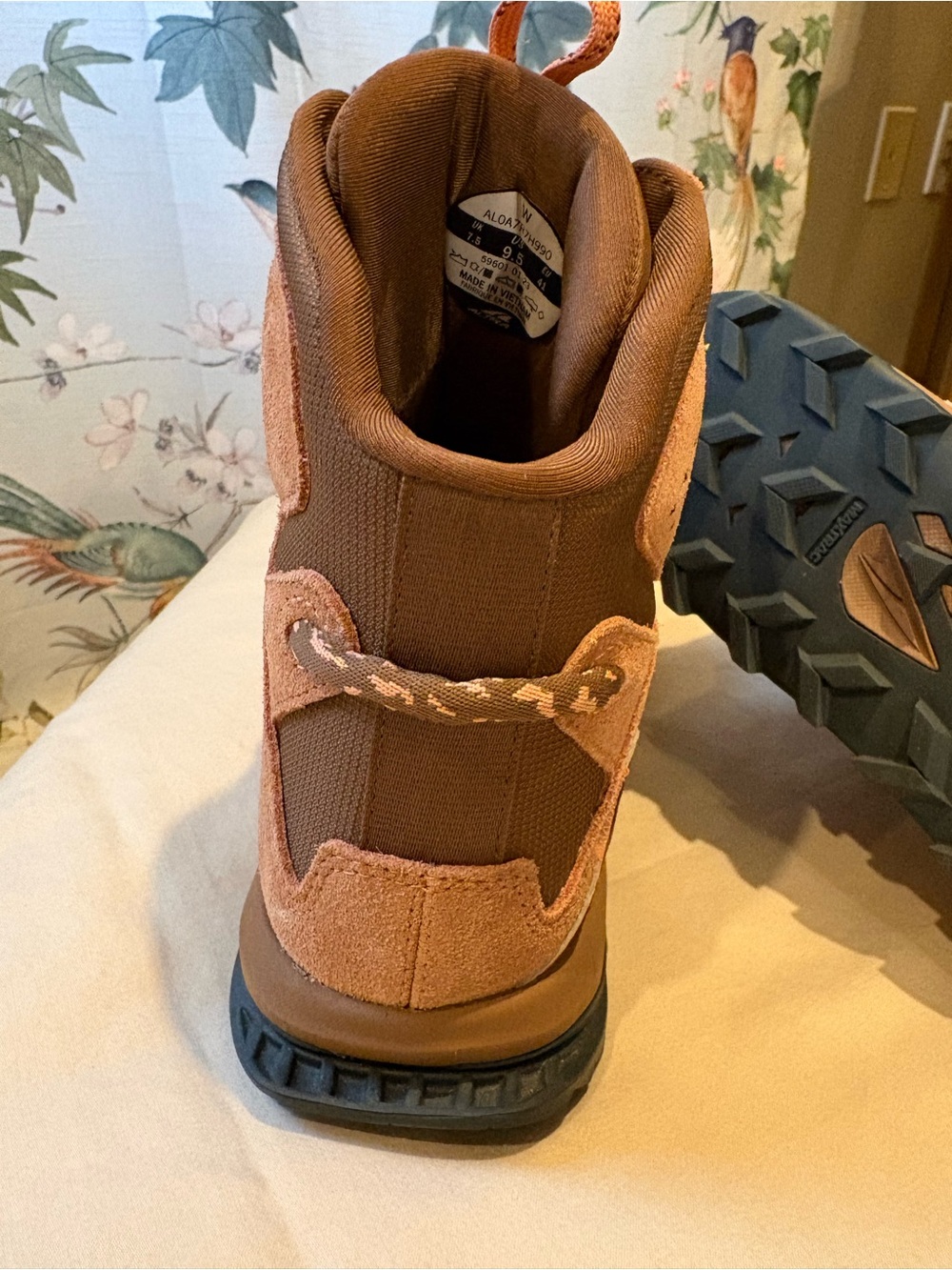 Altra Women’s Lone Peak Hiker Salmon/ROSE Suede Hiking Boots Sz 9.5 - Picture 3 of 7